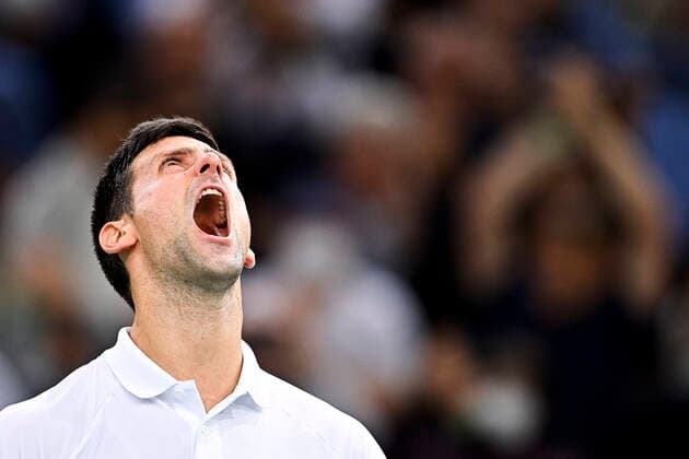joie de Novak Djokovic (srb) en fin de match TENNIS : Rolex Paris Masters J6 - Paris - 06 11 2021 JBAutissier Panoramic 