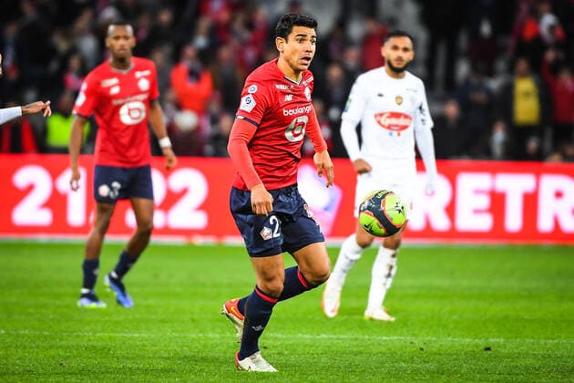 Benjamin ANDRE of Lille FOOTBALL : Lille OSC vs Angers SCO - Ligue 1 Uber Eats - 06 11 2021 MatthieuMirville Panoramic 