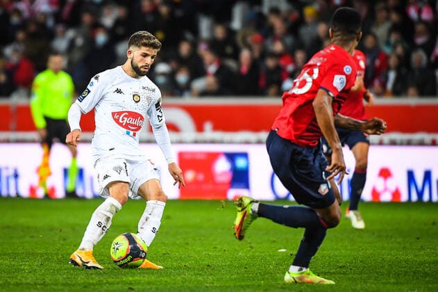 Jimmy CABOT of Angers FOOTBALL : Lille OSC vs Angers SCO - Ligue 1 Uber Eats - 06 11 2021 MatthieuMirville Panoramic 