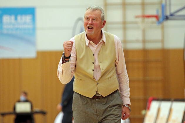 06.11.2021, xovx, Basketball Damen Bundesliga DBBL, BC pharmaserv Marburg - Rheinland Lions Jubel bei Trainer Christoph Wysocki (BC pharmaserv Marburg) Marburg Georg Gaßmann Halle Hessen Deutschland (DE)