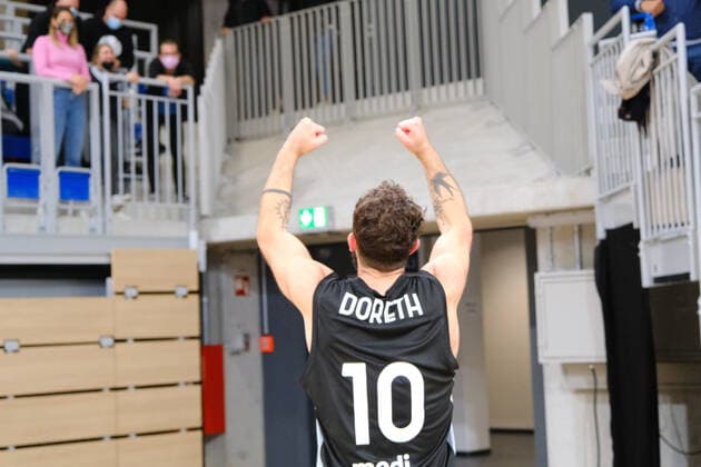 Bastian Doreth (medi bayreuth, 10) nach dem Sieg beim BBL Spiel der MLP Academics Heidelberg vs. medi bayreuth Basketball in der 1.Basketball Bundesliga am 06.11.2021 MLP Academics Heidelberg vs. medi bayreuth basketball, Basketball, Easycredit BBL, 06.11.2021 Heidelberg Copyright: xEibner-Pressefotox xMichaelxBermelx