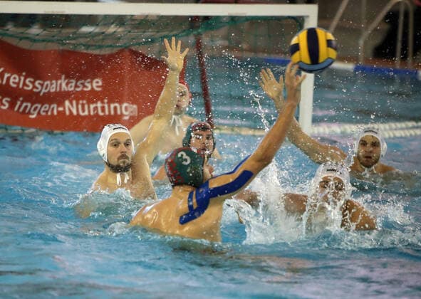 06.11.21 SSV Esslingen - SG Neukölln Deutschland, Esslingen, 06.11.2021, Wasserball, Bundesliga, SSV Esslingen - SG Neukölln: Marvin Thran (SSV Esslingen).