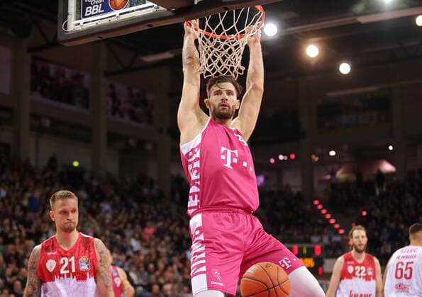 Leon Kratzer Telekom Baskets Bonn vs. s.Oliver Würzburg easyCredit BBL 1. Bundesliga , Saison 2021 2022 , Hauptrunde 7. Spieltag