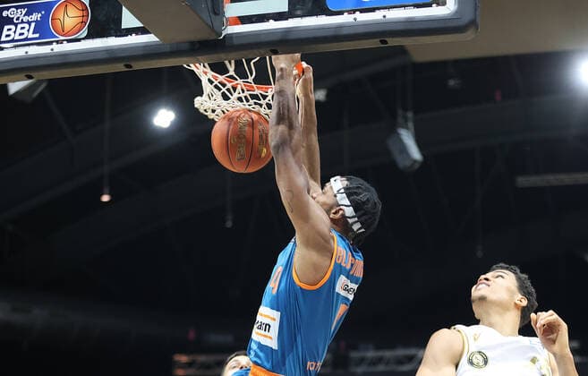 Jaron Blossomgame (ratiopharm Ulm) Dunking