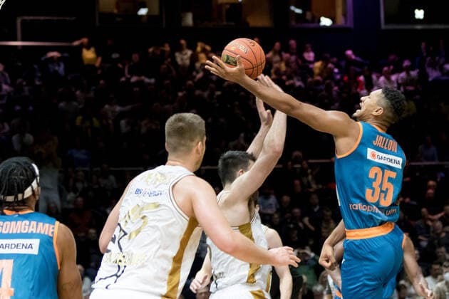 Basketball Loewen Braunschweig - ratiopharm ulm Karim Jallow (Nr. 35 Ratiopharm Ulm) Basketball Loewen Braunschweig - ratiopharm ulm, Basketball, BBL, Saison 2021 2022, 6.11.2021 Braunschweig Copyright: xEibner-Pressefoto Jan-FredericxHelbigx
