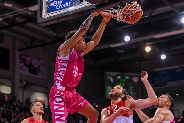 easyCredit BBL, Telekom Baskets Bonn vs. s.Oliver Würzburg, 06.11.2021 Tyson Ward (Telekom Baskets Bonn, 3), easyCredit BBL, Telekom Baskets Bonn vs. s.Oliver Würzburg am 06.11.2021 im Telekom Dome Bonn, Bonn (Nordrhein-Westfalen) Copyright: xBEAUTIFULxSPORTS Mueller-Laschetx