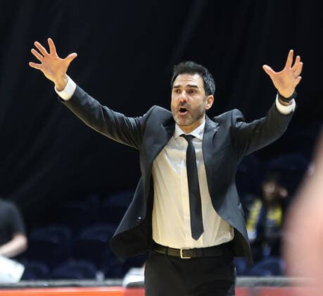 Headcoach Jesus Ramirez (Basketball Loewen Braunschweig)