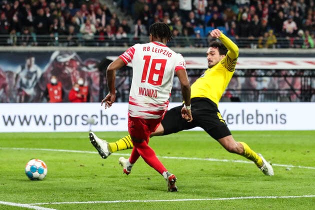 Torschütze Christopher Nkunku (RB Leipzig,18) trifft zum 1-0 - 1. Fussball Bundesliga Saison 2021-2022 Punktspiel RB Leipzig vs. Borussia Dortmund in der Red Bull Arena in Leipzig - Aktion,Fussball,Deutschland,Mann,Männer,06.11.2021