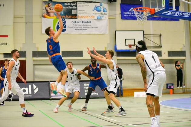 mitte, Marius Stoll (Orange Academy 9) GER, Basketball Barmer 2. Bundesliga Pro B, White Wings Hanau gegen Orange Academy Ulm 06.11.2021 Hanau Copyright: xEibnerxPressefotox xRalphxLehmbergx xLEHx