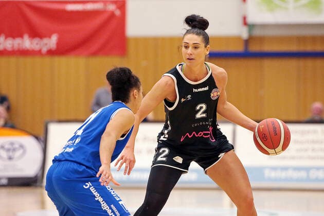 06.11.2021, xovx, Basketball Damen Bundesliga DBBL, BC pharmaserv Marburg - Rheinland Lions v.l. Rachel Arthur (BC pharmaserv Marburg), Taylor Wurtz-Purifoy (Rheinland Lions) Marburg Georg Gaßmann Halle Hessen Deutschland (DE)