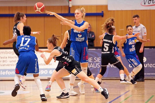 06.11.2021, xovx, Basketball Damen Bundesliga DBBL, BC pharmaserv Marburg - Rheinland Lions v.l. Romy Bär (Rheinland Lions), Tonisha Baker (BC pharmaserv Marburg), Jienke de Leyn (Rheinland Lions), Birte Thimm (Rheinland Lions), Hanna Crymble (BC pharmaserv Marburg), Joyce Cousseins-Smith (Rheinland Lions), Rachel Arthur (BC pharmaserv Marburg) Marburg Georg Gaßmann Halle Hessen Deutschland (DE)