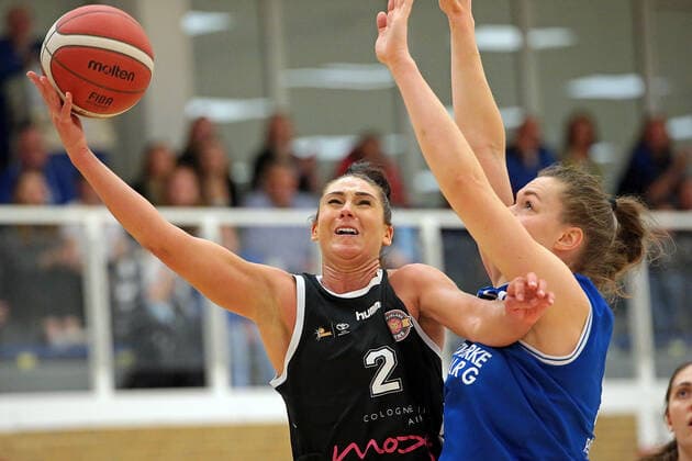 06.11.2021, xovx, Basketball Damen Bundesliga DBBL, BC pharmaserv Marburg - Rheinland Lions v.l. Taylor Wurtz-Purifoy (Rheinland Lions), Johanna Klug (BC pharmaserv Marburg) Marburg Georg Gaßmann Halle Hessen Deutschland (DE)