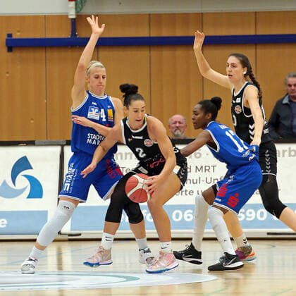 06.11.2021, xovx, Basketball Damen Bundesliga DBBL, BC pharmaserv Marburg - Rheinland Lions v.l. Marie Bertholdt (BC pharmaserv Marburg), Taylor Wurtz-Purifoy (Rheinland Lions), Tonisha Baker (BC pharmaserv Marburg), Carlotta Ellenrieder (Rheinland Lions) Marburg Georg Gaßmann Halle Hessen Deutschland (DE)