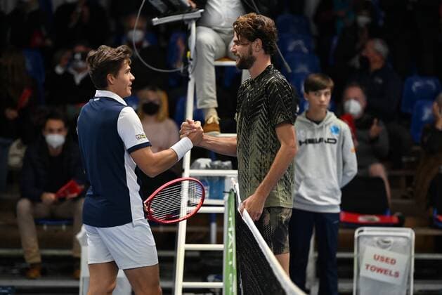 07.11.2021 - Tennis - ATP, Tennis Herren Challenger Tour - Challenger Eckental - Int. Deutsche Tennis-Hallenmeisterschaften - Finale Endspiel - - Daniel Masur ( GER ) Maxime Cressy ( USA ) Handschlag Handshake nach Spielende