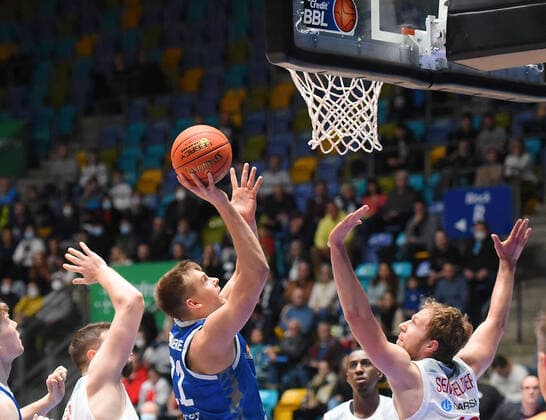 07.11.2021, xhbx, Basketball BBL Bundesliga, Frankfurt Skyliners - Brose Bamberg emspor, v.l. dsb21 (DFL DFB REGULATIONS PROHIBIT ANY USE OF PHOTOGRAPHS as IMAGE SEQUENCES and or QUASI-VIDEO) Frankfurt am Main