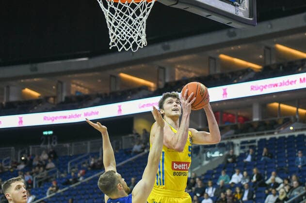 07.11.2021, xlakx, Basketball BBL, Alba Berlin - SYNTAINICS MBC emspor, v.l.Ben Lammers (Alba Berlin No.55) Berlin