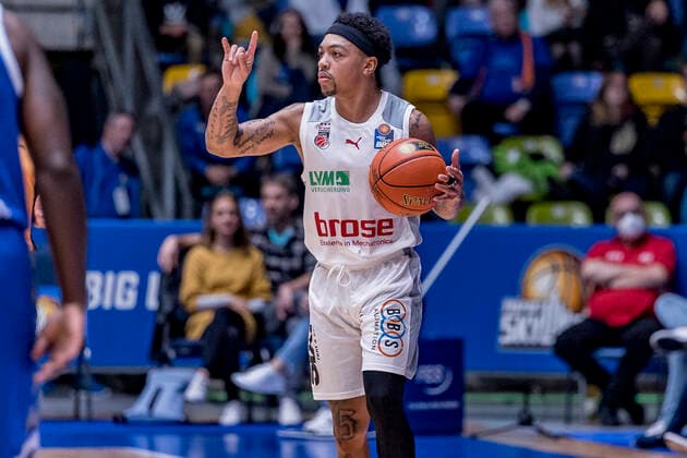 easyCredit BBL, Fraport Skyliners vs. Brose Bamberg, Frankfurt, Fraport Arena, 7.11.2021 Justin Robinson (Brose Bamberg 12), Fraport Skyliners vs. Brose Bamberg, Frankfurt, Fraport Arena, 7.11.2021 Copyright: xBEAUTIFULxSPORTS Gawlikx