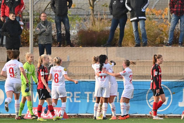 Jubel, Freuen, celebrate, happy, cheer , Goal Celebration 1.FC Köln Frauen 0:1, 07.11.2021, Leverkusen (Deutschland), Fussball, Flyeralarm Frauen-Bundesliga, Bayer 04 Leverkusen - 1. FC Köln, DFB DFL REGULATIONS PROHIBIT ANY USE OF PHOTOGRAPHS AS IMAGE SEQUENCES AND OR QUASI-VIDEO.