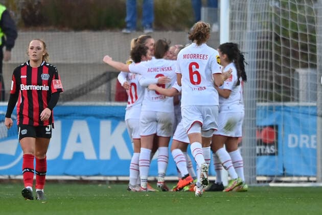 Jubel, Freuen, celebrate, happy, cheer , Goal Celebration 1.FC Köln Frauen 0:2, 07.11.2021, Leverkusen (Deutschland), Fussball, Flyeralarm Frauen-Bundesliga, Bayer 04 Leverkusen - 1. FC Köln, DFB DFL REGULATIONS PROHIBIT ANY USE OF PHOTOGRAPHS AS IMAGE SEQUENCES AND OR QUASI-VIDEO.