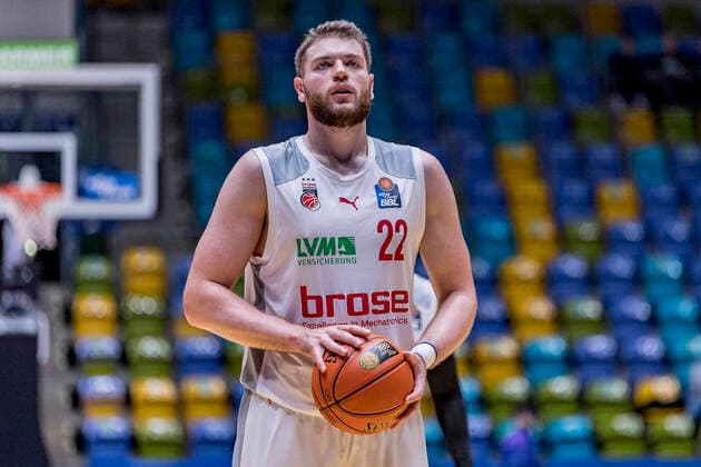 easyCredit BBL, Fraport Skyliners vs. Brose Bamberg, Frankfurt, Fraport Arena, 7.11.2021 Martinas Geben (Brose Bamberg 22), Fraport Skyliners vs. Brose Bamberg, Frankfurt, Fraport Arena, 7.11.2021 Copyright: xBEAUTIFULxSPORTS Gawlikx