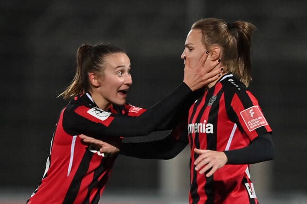 Jubel, Freuen, celebrate, happy, cheer , Goal Celebration Lara Marti (B04, 30) mit Torschützin Dora Zeller (B04, 19) 1:3, 07.11.2021, Leverkusen (Deutschland), Fussball, Flyeralarm Frauen-Bundesliga, Bayer 04 Leverkusen - 1. FC Köln, DFB DFL REGULATIONS PROHIBIT ANY USE OF PHOTOGRAPHS AS IMAGE SEQUENCES AND OR QUASI-VIDEO.
