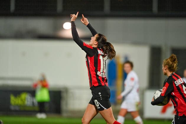 Milena Nikolic (B04, 10) bejubelt ihr 2:3, 07.11.2021, Leverkusen (Deutschland), Fussball, Flyeralarm Frauen-Bundesliga, Bayer 04 Leverkusen - 1. FC Köln, DFB DFL REGULATIONS PROHIBIT ANY USE OF PHOTOGRAPHS AS IMAGE SEQUENCES AND OR QUASI-VIDEO.