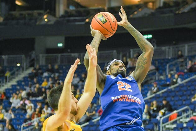 07.11.2021, xlakx, Basketball BBL, Alba Berlin - SYNTAINICS MBC emspor, v.l.Tamir Blatt (Alba Berlin No.45),Chris Coffey (Syntainics MBC No.22) Berlin