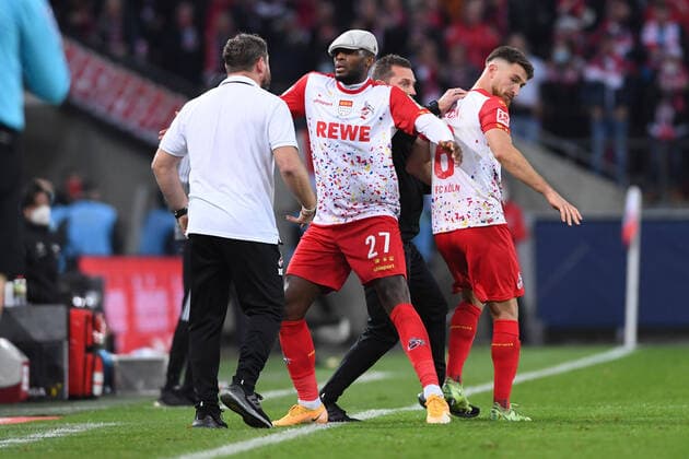 Bilder des Jahres 2021, Sport 11 November Sport Themen der Woche KW44 Sport Bilder des Tages Fußball 1. Bundesliga 11. Spieltag 1. FC Köln - 1. FC Union Berlin am 24.10.2021 im RheinEnergieStadion in Köln Torjubel Jubel zum 2:2 durch Anthony Modeste ( Köln ) DFL regulations prohibit any use of photographs as image sequences and or quasi-video. *** Fußball 1 Bundesliga 11 Spieltag 1 FC Köln 1 FC Union Berlin am 24 10 2021 im RheinEnergieStadion in Köln Torjubel Jubel zum 2 2 durch Anthony Modeste Köln DFL regulations prohibit any use of photographs as image sequences and or quasi video xHDx