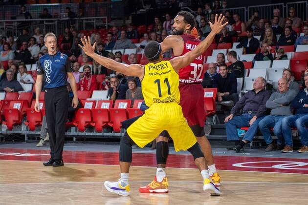 Vladimir Lucic 11 (FC Bayern), Darrun Hilliard 32 (FC Bayern), FC Bayern Basketball vs. EWE Baskets Oldenburg, easyCredit BBL, 07.11.2021 Muenchen Bayern Deutschland