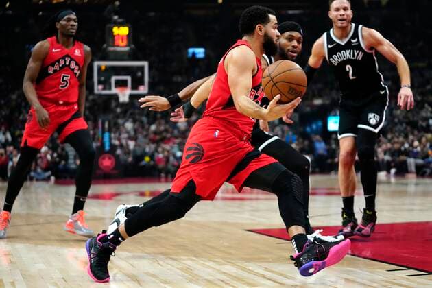 November 7, 2021, Toronto, ON, Canada: Toronto Raptors guard Fred VanVleet (23) drives to the net against Brooklyn Nets forward Bruce Brown, second from right, during first half NBA, Basketball Herren, USA basketball action in Toronto on Sunday, Nov. 7, 2021. Canada News - November 7, 2021 - ZUMAc35_ 20211107_zaf_c35_003 Copyright: xFrankxGunnx