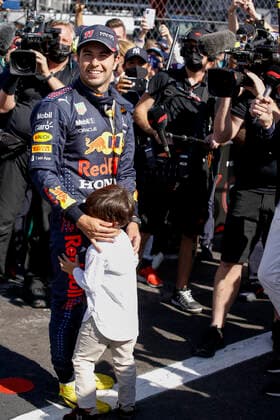11 Sergio Perez (MEX, Red Bull Racing) with his son, F1 Grand Prix of Mexico at Autodromo Hermanos Rodriguez on November 7, 2021 in Mexico City, Mexico. (Photo by HOCH ZWEI) Mexico City Mexico