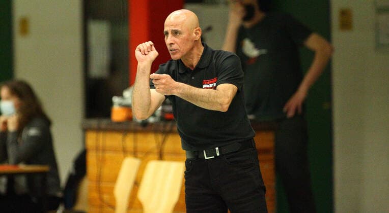 Basketball, Saison 2021 2022, ProB BARMER 2. Basketball Bundesliga, Hauptrunde, siebter Spieltag, ETV Hamburg - SBB Baskets Wolmirstedt (79:115). ETV-Co-Trainer Hussen Alrifai. Wandsbek Hamburg