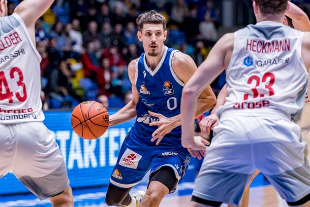 Sport Bilder des Tages easyCredit BBL, Fraport Skyliners vs. Brose Bamberg, Frankfurt, Fraport Arena, 7.11.2021 Lukas Wank (Fraport Skyliners 0), Fraport Skyliners vs. Brose Bamberg, Frankfurt, Fraport Arena, 7.11.2021 Copyright: xBEAUTIFULxSPORTS Gawlikx