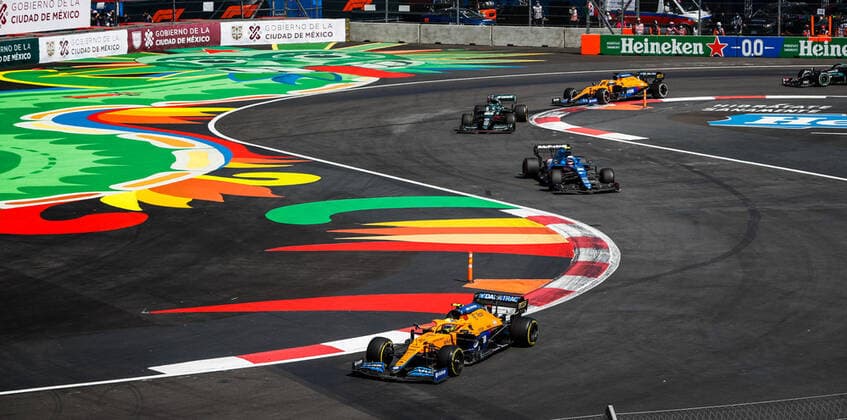 04 NORRIS Lando (gbr), McLaren MCL35M, action during the Formula 1 Gran Premio De La Ciudad De Mexico 2021, Mexico City Grand Prix, 18th round of the 2021 FIA Formula One World Championship, WM, Weltmeisterschaft from November 5 to 7, 2021 on the Autodromo Hermanos Rodriguez, in Mexico City, Mexico - F1 - MEXICO CITY GRAND PRIX 2021 - RACE DPPI Panoramic  00121038__V2_4626