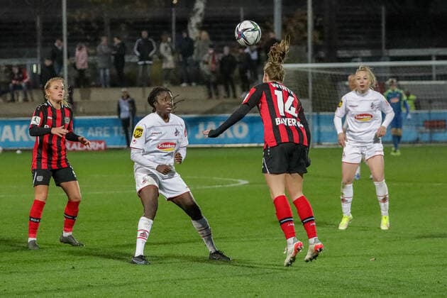Juliane Wirtz (Bayer04 Leverkusen, 14) und Leonie Zilger (1. FC Koeln, 11) und Lisanne Graewe (Bayer04 Leverkusen, 05) Bayer 04 Leverkusen vs. 1.FC Koeln, Fussball, 2.Frauen Bundesliga, 7.Spieltag, Spielzeit 2021 2022, 07.11.2021, Bayer 04 Leverkusen vs. 1.FC Koeln, Fussball, 2.Frauen Bundesliga, 7.Spieltag, Spielzeit 2021 2022, 07.11.2021 Copyright: xEibner-Pressefoto SaraxRoustax EP_SRA