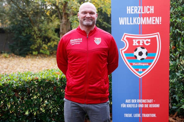 Krefeld, Deutschland 08. November 2021: Regionalliga West - 2021 2022 - KFC Uerdingen - Vorstellung Trainer - 08.11.21 Trainer Alexander Voigt (KFC Uerdingen) Mercue Parkhotel Krefelder Hof Nordrhein Westfalen Copyright: xFotostandx xvanxderxVeldenx
