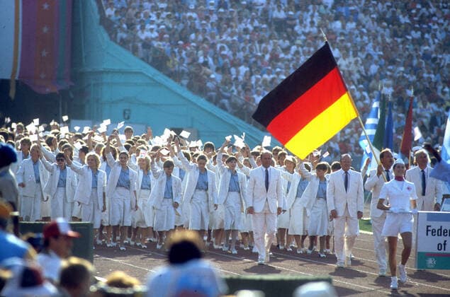 Olympische Spiele 1984 in Los Angeles. Eröffnungsfeier; Einmarsch der Deutschen Mannschaft 28.07.1984. *** Olympic Games 1984 in Los Angeles Opening Ceremony Entry of the German Team 28 07 1984 HM