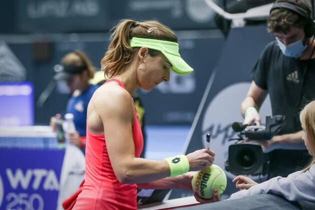 TENNIS - WTA, Tennis Damen Upper Austria Ladies Linz LINZ,AUSTRIA,08.NOV.21 - TENNIS - WTA Tour, Upper Austria Ladies Linz. Image shows Alize Cornet (FRA).  GEPAxpictures xManfredxBinder