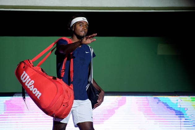 211108 Elias Ymer of Sweden ahead of men s first round Singles match during Stockholm Open on November 8, 2021 in Stockholm. Photo: Erik Simander BILDBYRAN COP 201 EW0028 tennis stockholm open sverige bbeng Copyright: ERIKxSIMANDER BB211108ES001