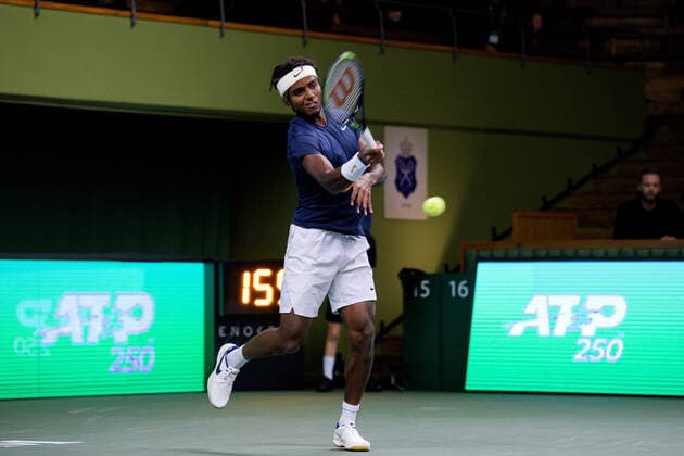 211108 Elias Ymer of Sweden competes in men s first round Singles match during Stockholm Open on November 8, 2021 in Stockholm. Photo: Erik Simander BILDBYRAN COP 201 EW0028 tennis stockholm open sverige bbeng Copyright: ERIKxSIMANDER BB211108ES002