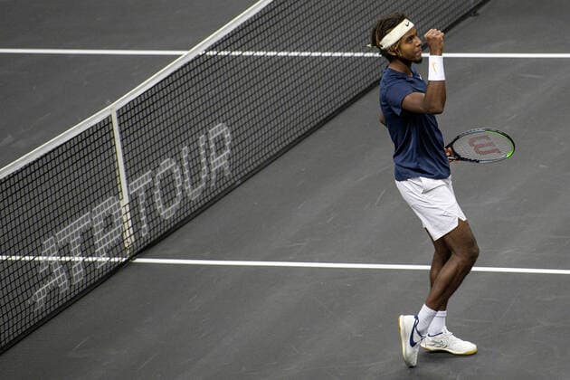 211108 Elias Ymer of Sweden competes in men s first round Singles match during Stockholm Open on November 8, 2021 in Stockholm. Photo: Erik Simander BILDBYRAN COP 201 EW0028 tennis stockholm open sverige bbeng jubel Copyright: ERIKxSIMANDER BB211108ES006