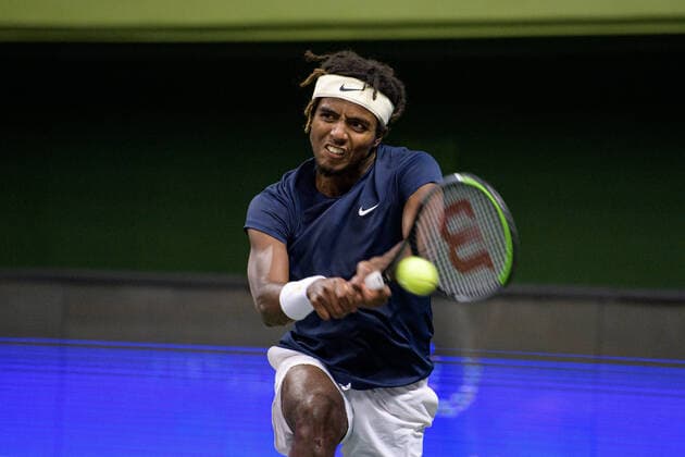 211108 Elias Ymer of Sweden competes in men s first round Singles match during Stockholm Open on November 8, 2021 in Stockholm. Photo: Erik Simander BILDBYRAN COP 201 EW0028 tennis stockholm open sverige bbeng Copyright: ERIKxSIMANDER BB211108ES008