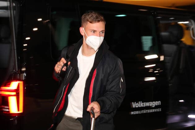 Sport Bilder des Tages Deuschland vs. Lichtenstein, WM Quali, Vorberichte Wolfsburg, 08.11.2021, WM Qualifikationsspiel Deutschland vs. Lichtenstein, Deutsche Fußballnationalmannschaft Ankunft im Hotel Ritz in Wolfsburg. Joshua Kimmich (Deutschland) Wolfsburg