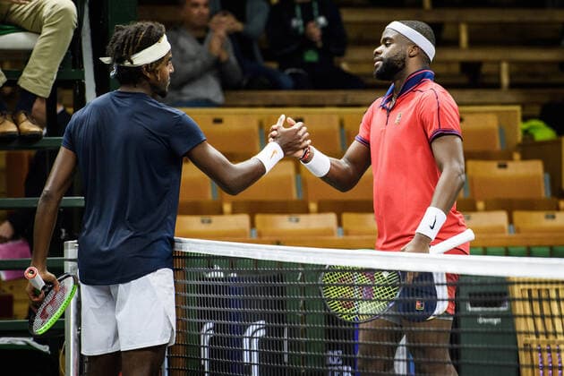 211108 Elias Ymer of Sweden and Frances Tiafoe of USA in men s first round Singles match during Stockholm Open on November 8, 2021 in Stockholm. Photo: Erik Simander BILDBYRAN COP 201 EW0028 tennis stockholm open sverige bbeng Copyright: ERIKxSIMANDER BB211108ES009