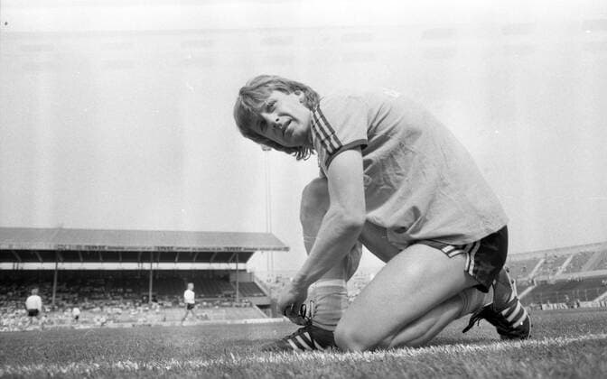 07.05.88 VfB Stuttgart - Borussia Dortmund Deutschland, Stuttgart, 07.05.1988, Fussball, Bundesliga, VfB Stuttgart - Borussia Dortmund (2:2): Frank Mill (Borussia Dortmund). *** 07 05 88 VfB Stuttgart Borussia Dortmund Germany, Stuttgart, 07 05 1988, Football, Bundesliga, VfB Stuttgart Borussia Dortmund 2 2 Frank Mill Borussia Dortmund