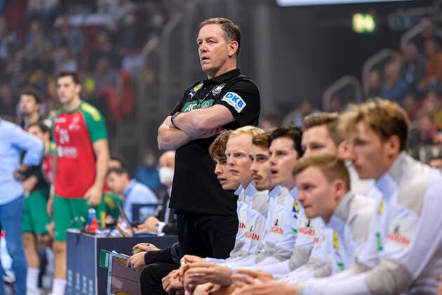 Handball, Maenner: Tag des Handballs, Freundschaftsspiel, Deutschland - Portugal Trainer Alfred Gislason (Deutschland) Duesseldorf PSD Bank Dome Deutschland
