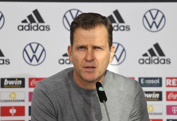 Oliver Bierhoff bei der Pressekonferenz DFL REGULATIONS PROHIBIT ANY USE OF PHOTOGRAPHS AS IMAGE SEQUENCES AND OR QUASI-VIDEO.