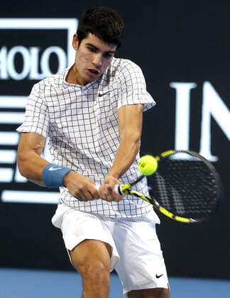 November 9, 2021, MILAN, ITALY: Carlos Alcaraz of Spain returns the ball during the match against Holger Virtus Rune of Denmark on the first day of the Next Gen ATP, Tennis Herren Finals in Milan, Italy, 09 November 2021. The Next Gen Atp Finals runs from 09 November through 13 November.ANSA MATTEO BAZZI MILAN ITALY - ZUMAa110 20211109_zaf_a110_014 Copyright: xMatteoxBazzix
