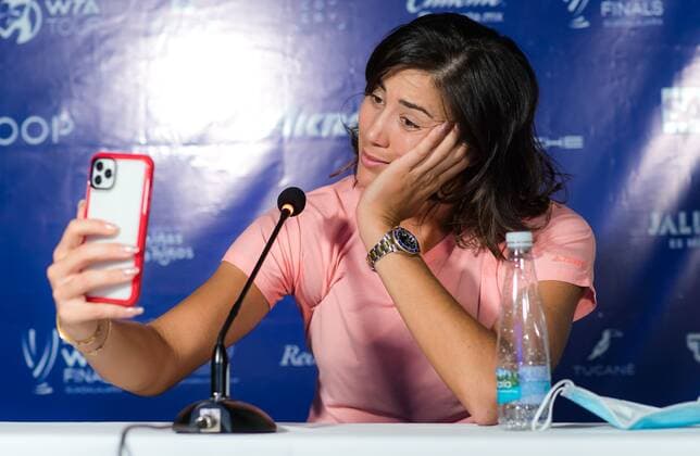 Mandatory Credit: Photo by Rob Prange Shutterstock (12595799l) Garbine Muguruza of Spain talks to the media during Media Day at the 2021 Akron WTA, Tennis Damen Finals Guadalajara WTA tennis tournament 2021 Akron WTA Finals Guadalajara Tuesday Media Day - 09 Nov 2021 2021 Akron WTA Finals Guadalajara Tuesday Media Day - 09 Nov 2021  Copyright: xRobxPrange Shutterstockx 12595799l