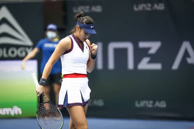TENNIS - WTA, Tennis Damen Upper Austria Ladies Linz LINZ,AUSTRIA,09.NOV.21 - TENNIS - WTA Tour, Upper Austria Ladies Linz. Image shows the rejoicing of Emma Raducanu (GBR).  GEPAxpictures xManfredxBinder